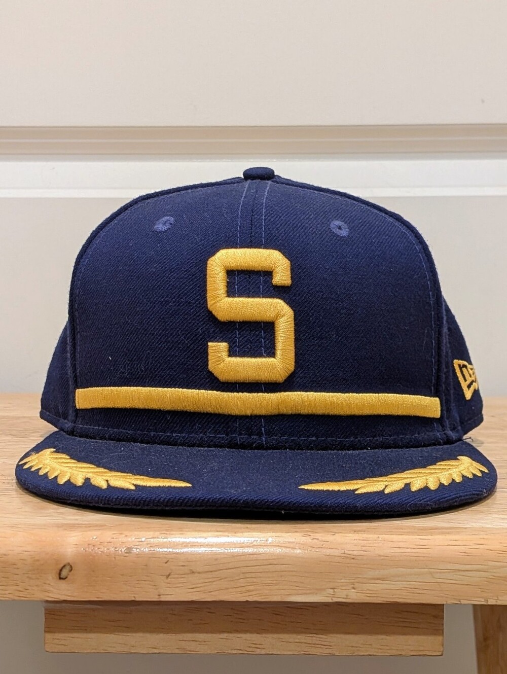 EUC Seattle Pilots 7 3/8 New Era 100% Wool 59FIFTY Gold and Blue Cooperstown Cap